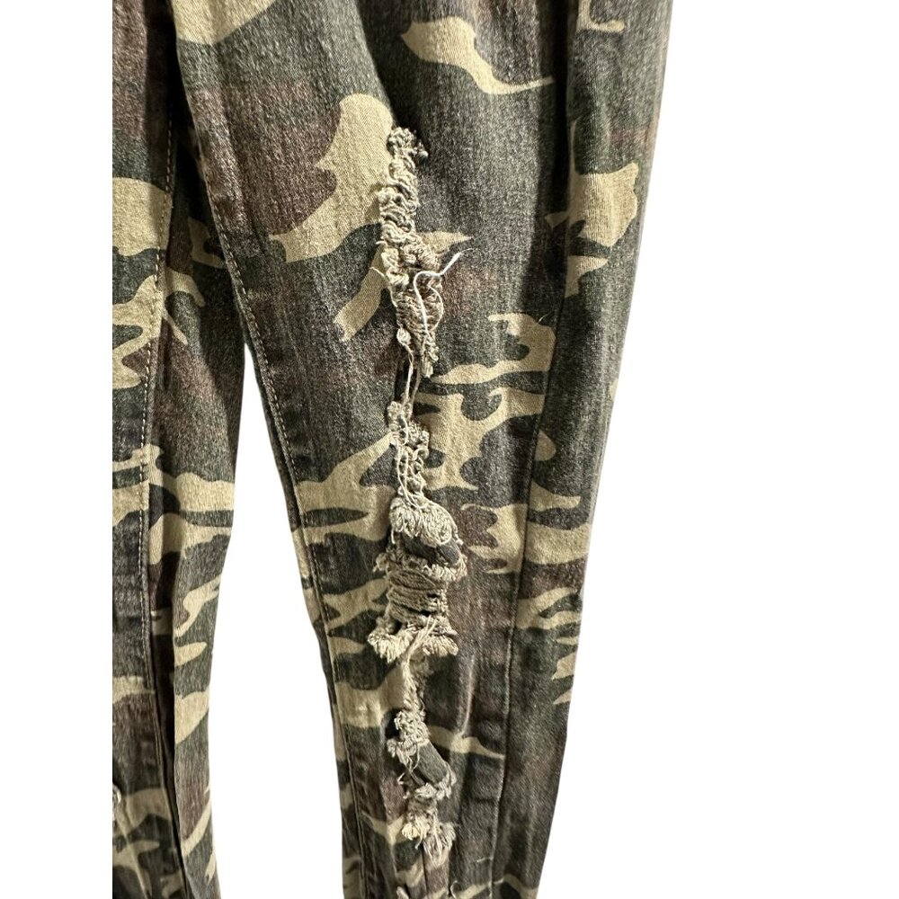 👗 2/$30 👗 Distressed Camo Skinny Jeans For Women - Picture 2 of 8